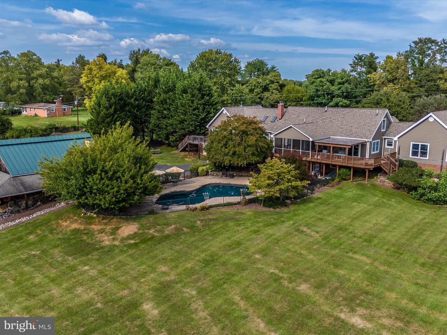 40625 TANKERVILLE RD, LOVETTSVILLE, Virginia 20180, 5 Bedrooms Bedrooms, ,3 BathroomsBathrooms,Residential,For sale,40625 TANKERVILLE RD,VALO2096120 MLS # VALO2096120