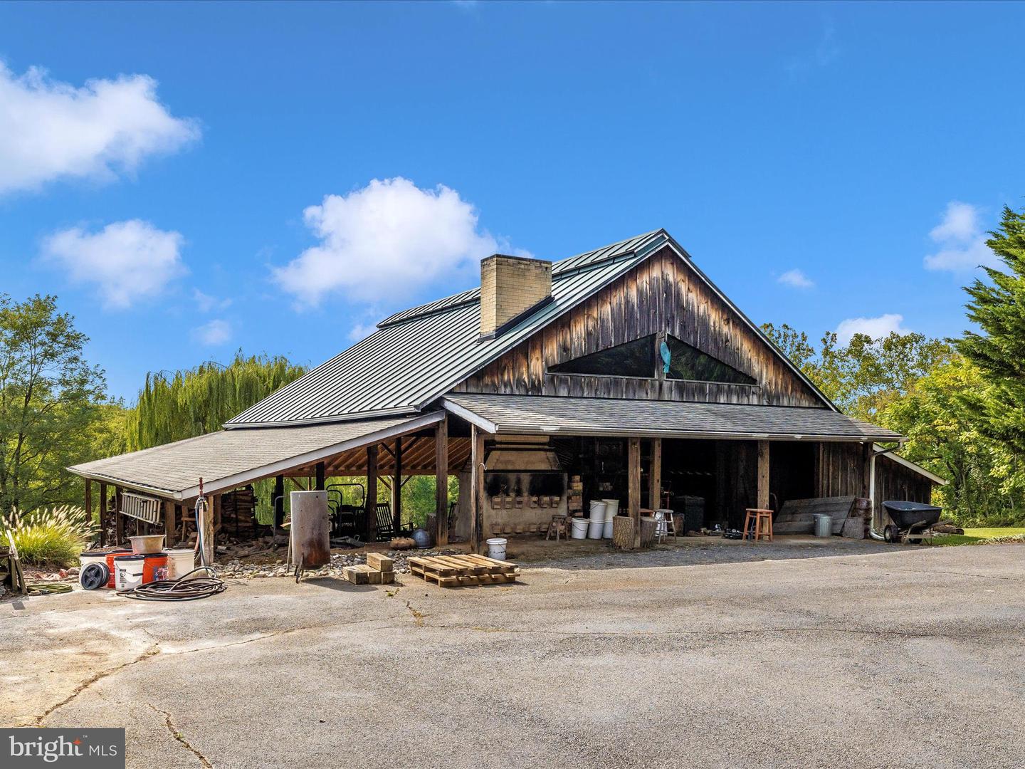 40625 TANKERVILLE RD, LOVETTSVILLE, Virginia 20180, 5 Bedrooms Bedrooms, ,3 BathroomsBathrooms,Residential,For sale,40625 TANKERVILLE RD,VALO2096120 MLS # VALO2096120
