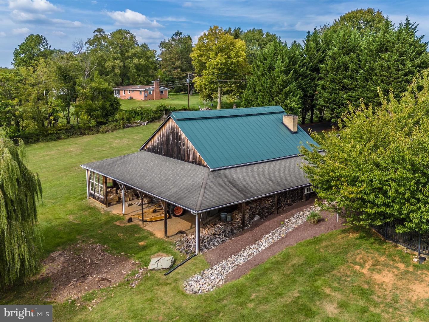 40625 TANKERVILLE RD, LOVETTSVILLE, Virginia 20180, 5 Bedrooms Bedrooms, ,3 BathroomsBathrooms,Residential,For sale,40625 TANKERVILLE RD,VALO2096120 MLS # VALO2096120
