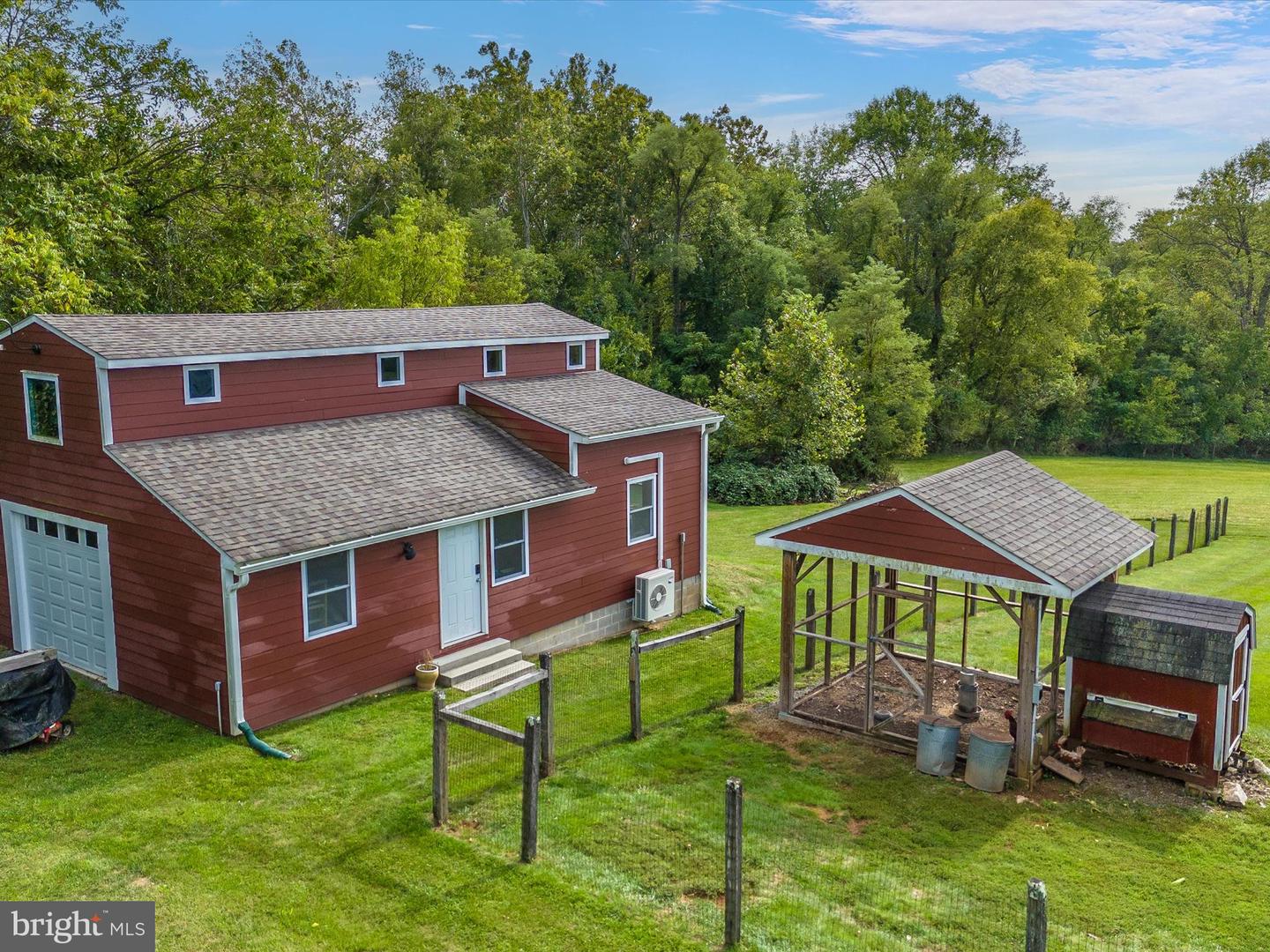 40625 TANKERVILLE RD, LOVETTSVILLE, Virginia 20180, 5 Bedrooms Bedrooms, ,3 BathroomsBathrooms,Residential,For sale,40625 TANKERVILLE RD,VALO2096120 MLS # VALO2096120