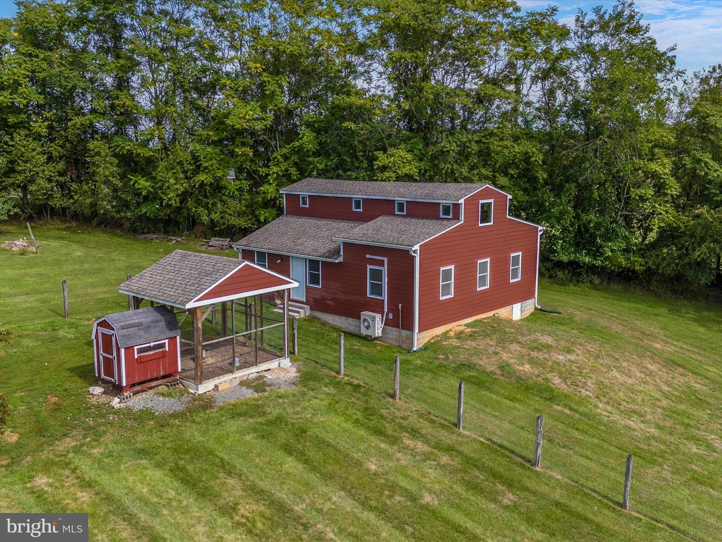 40625 TANKERVILLE RD, LOVETTSVILLE, Virginia 20180, 5 Bedrooms Bedrooms, ,3 BathroomsBathrooms,Residential,For sale,40625 TANKERVILLE RD,VALO2096120 MLS # VALO2096120