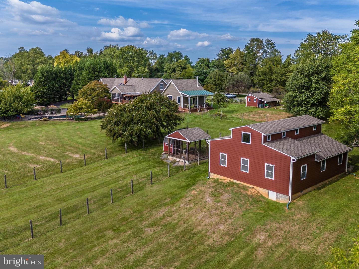 40625 TANKERVILLE RD, LOVETTSVILLE, Virginia 20180, 5 Bedrooms Bedrooms, ,3 BathroomsBathrooms,Residential,For sale,40625 TANKERVILLE RD,VALO2096120 MLS # VALO2096120