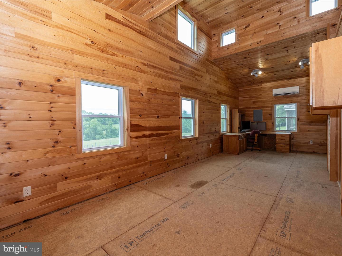 40625 TANKERVILLE RD, LOVETTSVILLE, Virginia 20180, 5 Bedrooms Bedrooms, ,3 BathroomsBathrooms,Residential,For sale,40625 TANKERVILLE RD,VALO2096120 MLS # VALO2096120