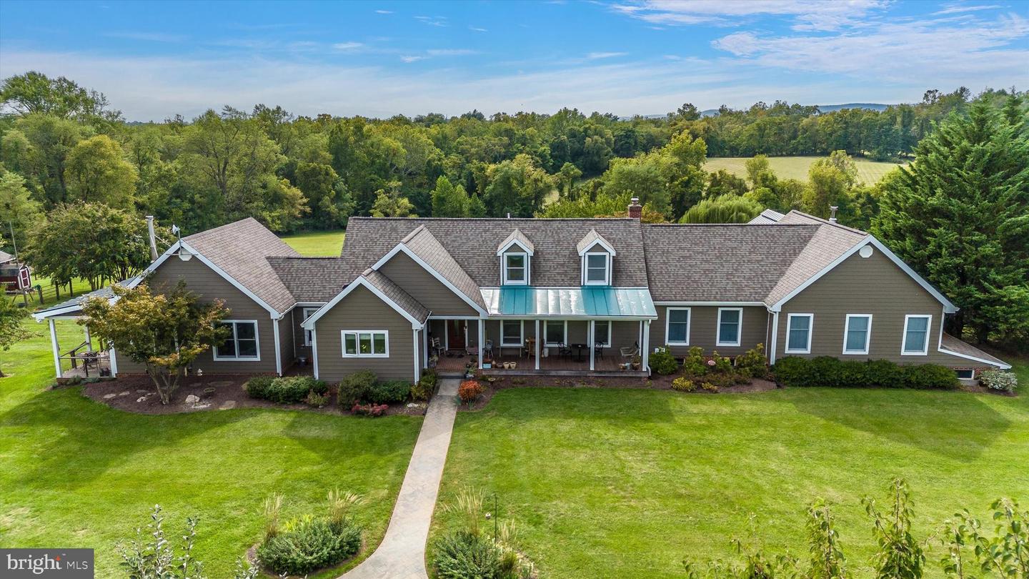 40625 TANKERVILLE RD, LOVETTSVILLE, Virginia 20180, 5 Bedrooms Bedrooms, ,3 BathroomsBathrooms,Residential,For sale,40625 TANKERVILLE RD,VALO2096120 MLS # VALO2096120