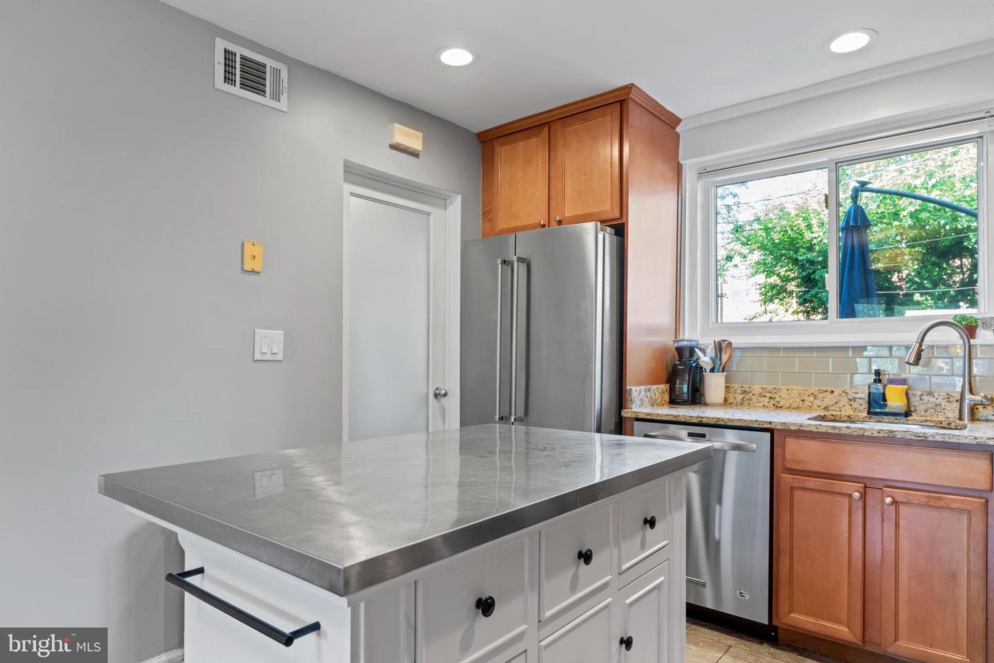 1502 DOGWOOD DR, ALEXANDRIA, Virginia 22302, 3 Bedrooms Bedrooms, ,1 BathroomBathrooms,Residential,For sale,1502 DOGWOOD DR,VAAX2045264 MLS # VAAX2045264