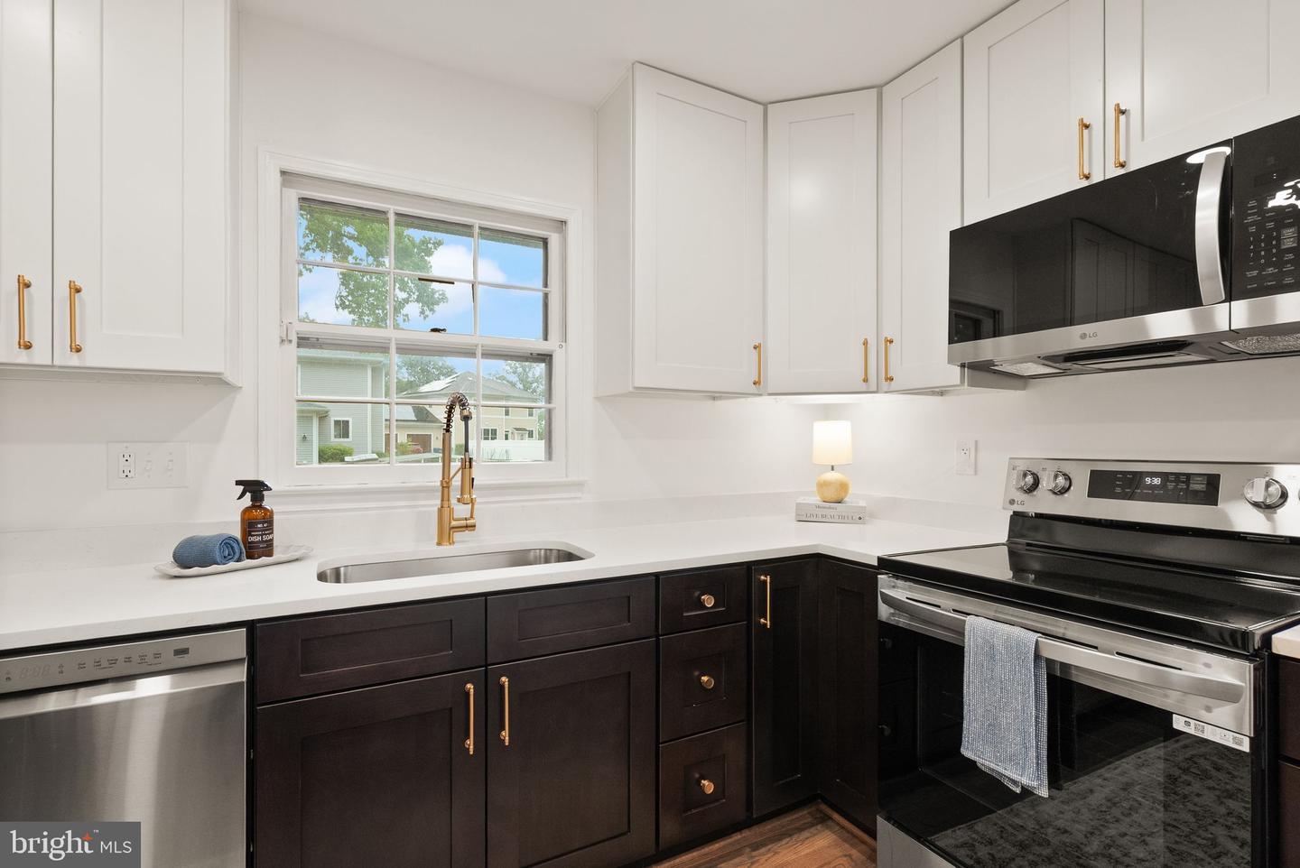 5632 MAXINE CT, ALEXANDRIA, Virginia 22310, 3 Bedrooms Bedrooms, ,2 BathroomsBathrooms,Residential,For sale,5632 MAXINE CT,VAFX2240402 MLS # VAFX2240402