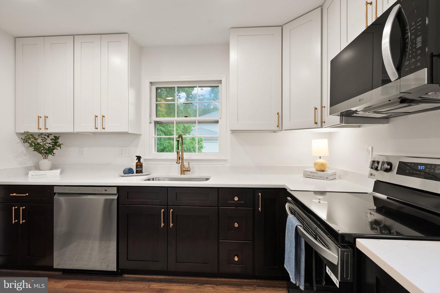 5632 MAXINE CT, ALEXANDRIA, Virginia 22310, 3 Bedrooms Bedrooms, ,2 BathroomsBathrooms,Residential,For sale,5632 MAXINE CT,VAFX2240402 MLS # VAFX2240402