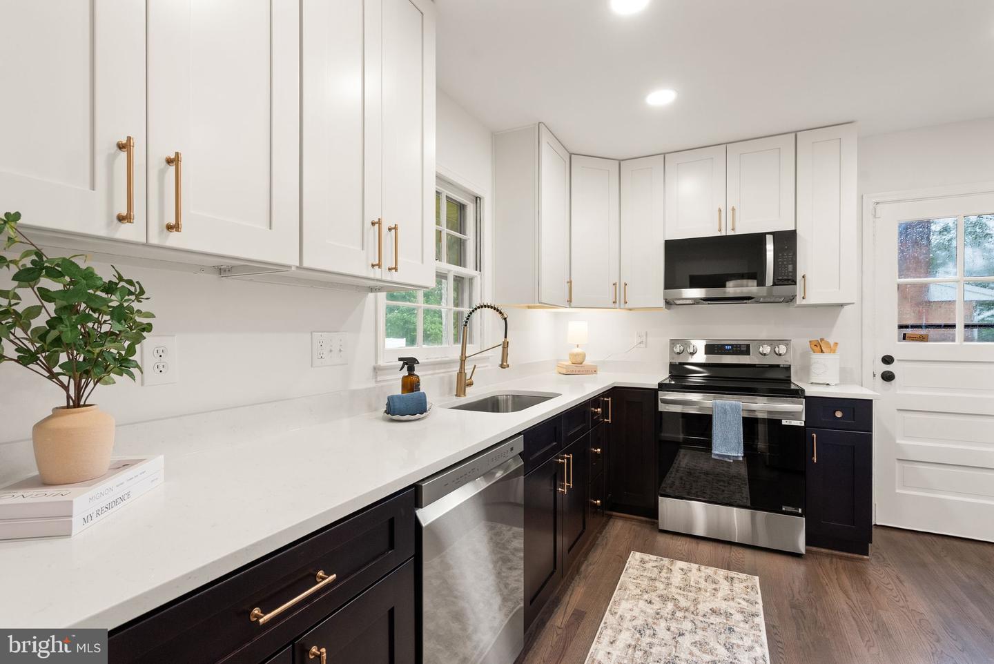 5632 MAXINE CT, ALEXANDRIA, Virginia 22310, 3 Bedrooms Bedrooms, ,2 BathroomsBathrooms,Residential,For sale,5632 MAXINE CT,VAFX2240402 MLS # VAFX2240402
