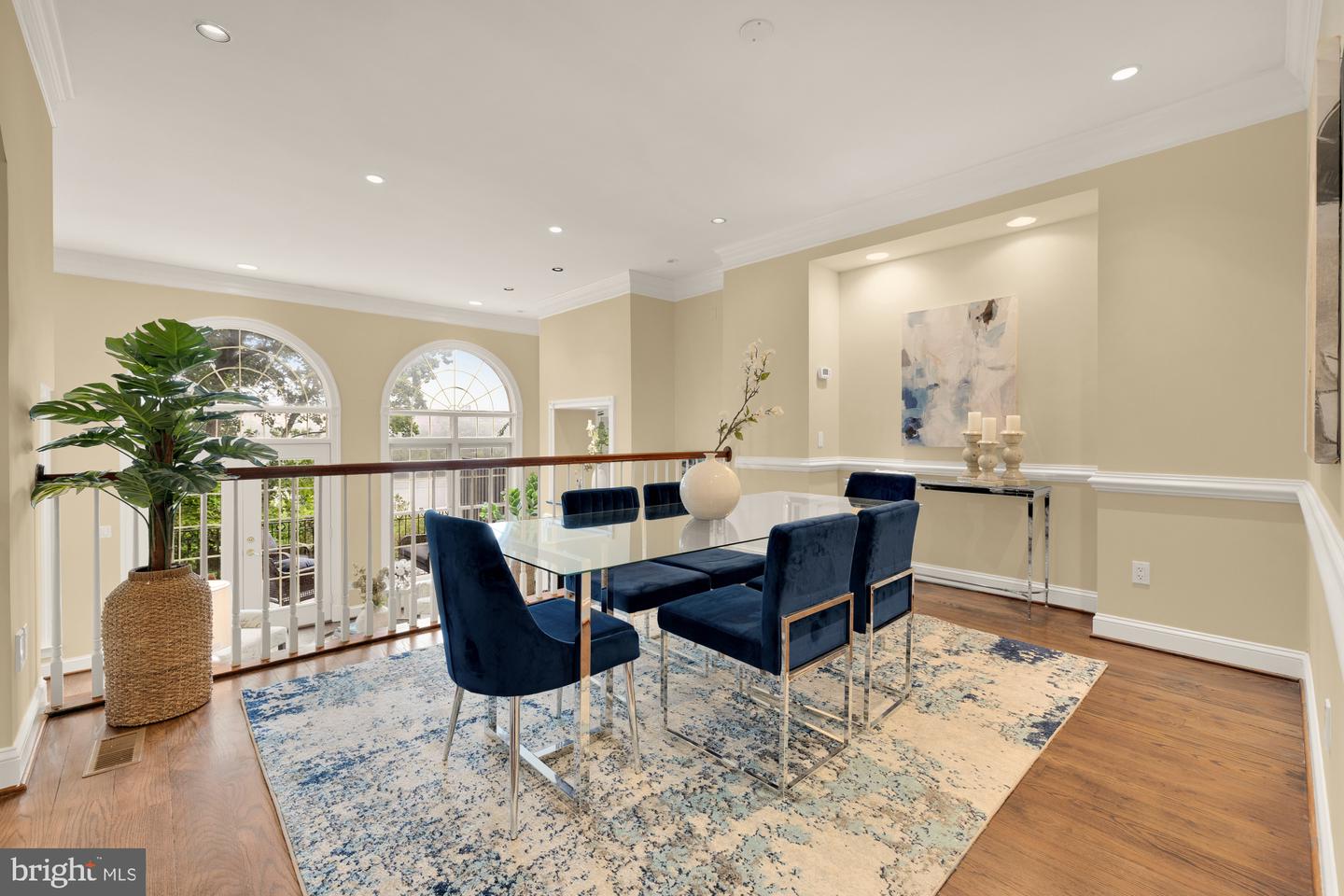 2221 N OAK CT, ARLINGTON, Virginia 22209, 3 Bedrooms Bedrooms, ,3 BathroomsBathrooms,Residential,For sale,2221 N OAK CT,VAAR2057588 MLS # VAAR2057588