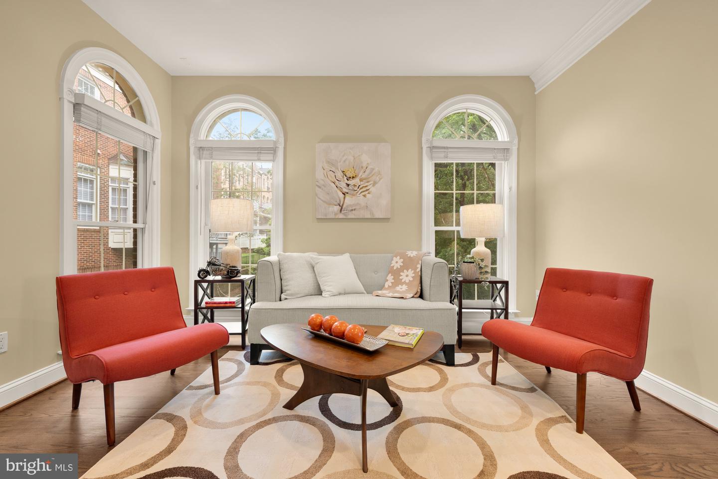 2221 N OAK CT, ARLINGTON, Virginia 22209, 3 Bedrooms Bedrooms, ,3 BathroomsBathrooms,Residential,For sale,2221 N OAK CT,VAAR2057588 MLS # VAAR2057588