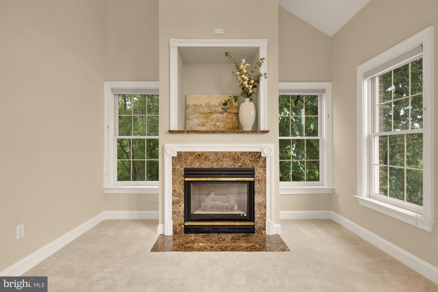 2221 N OAK CT, ARLINGTON, Virginia 22209, 3 Bedrooms Bedrooms, ,3 BathroomsBathrooms,Residential,For sale,2221 N OAK CT,VAAR2057588 MLS # VAAR2057588