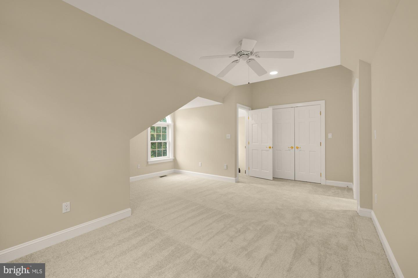 2221 N OAK CT, ARLINGTON, Virginia 22209, 3 Bedrooms Bedrooms, ,3 BathroomsBathrooms,Residential,For sale,2221 N OAK CT,VAAR2057588 MLS # VAAR2057588