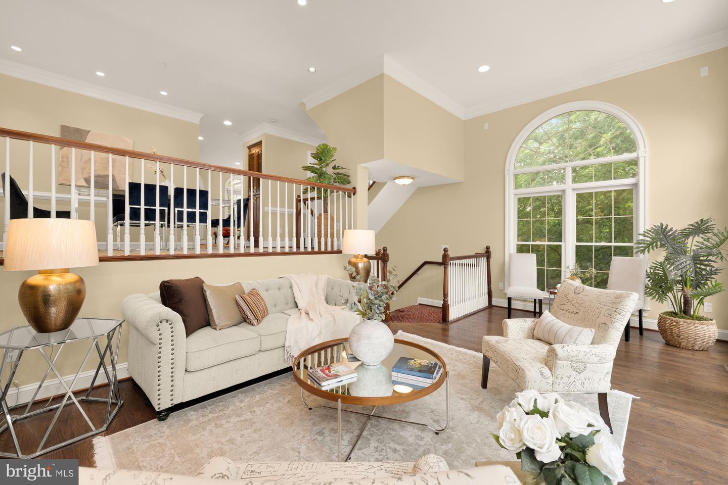 2221 N OAK CT, ARLINGTON, Virginia 22209, 3 Bedrooms Bedrooms, ,3 BathroomsBathrooms,Residential,For sale,2221 N OAK CT,VAAR2057588 MLS # VAAR2057588