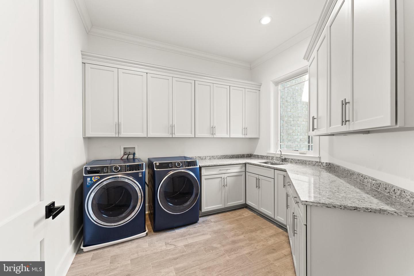 11721 PLANTATION DR, GREAT FALLS, Virginia 22066, 6 Bedrooms Bedrooms, ,8 BathroomsBathrooms,Residential,For sale,11721 PLANTATION DR,VAFX2241544 MLS # VAFX2241544