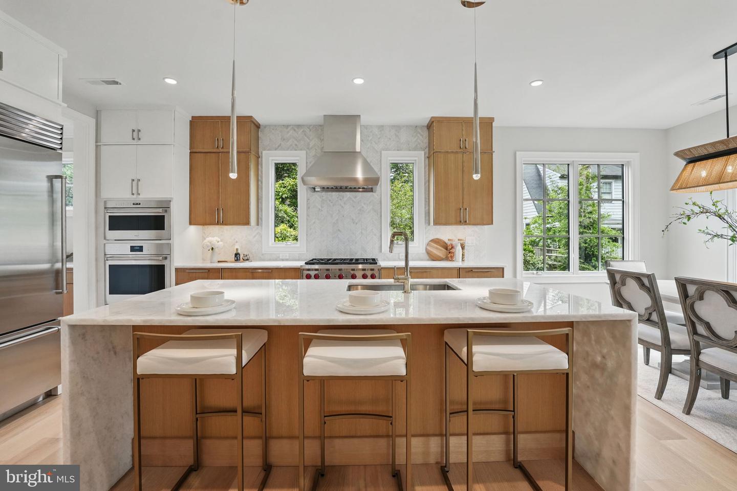 4610 17TH ST N, ARLINGTON, Virginia 22207, 5 Bedrooms Bedrooms, ,5 BathroomsBathrooms,Residential,For sale,4610 17TH ST N,VAAR2057578 MLS # VAAR2057578