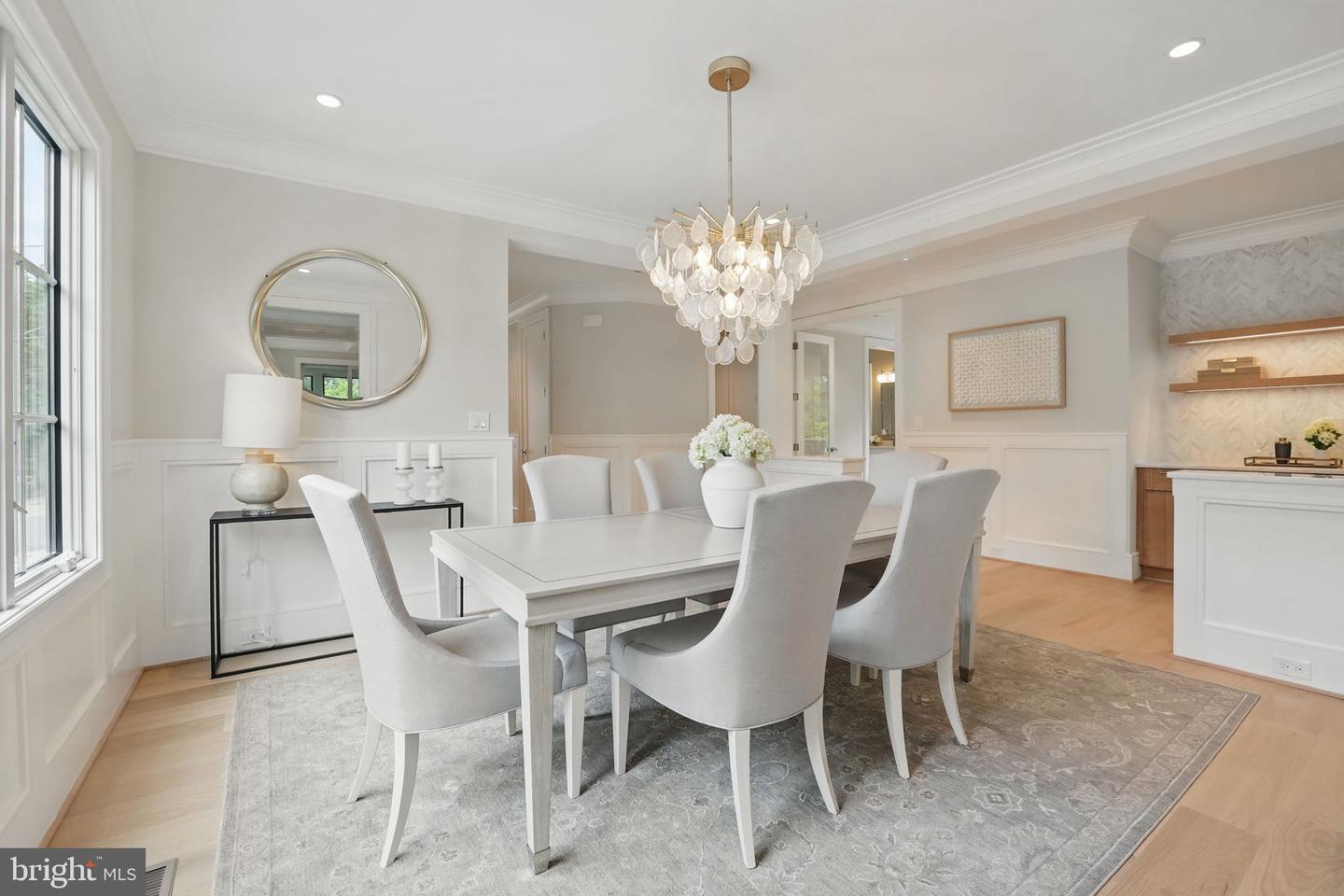 4610 17TH ST N, ARLINGTON, Virginia 22207, 5 Bedrooms Bedrooms, ,5 BathroomsBathrooms,Residential,For sale,4610 17TH ST N,VAAR2057578 MLS # VAAR2057578