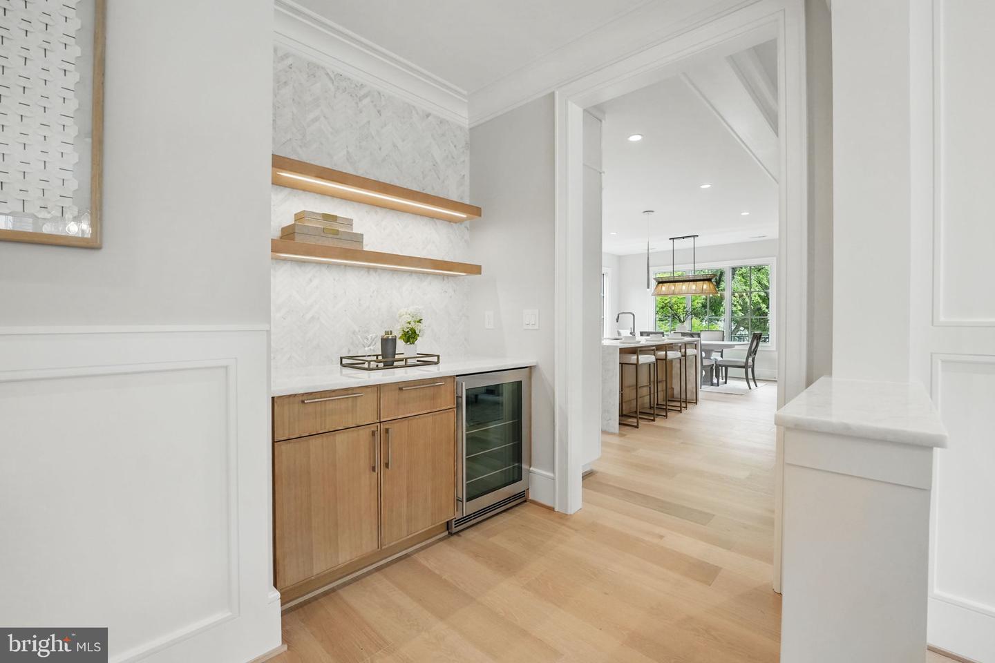 4610 17TH ST N, ARLINGTON, Virginia 22207, 5 Bedrooms Bedrooms, ,5 BathroomsBathrooms,Residential,For sale,4610 17TH ST N,VAAR2057578 MLS # VAAR2057578