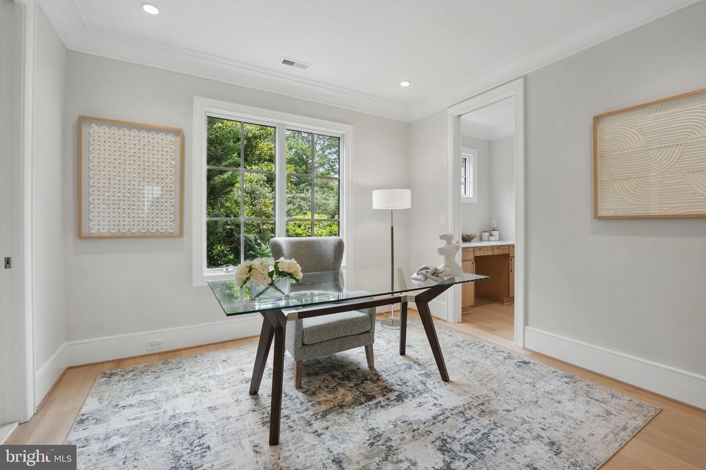 4610 17TH ST N, ARLINGTON, Virginia 22207, 5 Bedrooms Bedrooms, ,5 BathroomsBathrooms,Residential,For sale,4610 17TH ST N,VAAR2057578 MLS # VAAR2057578