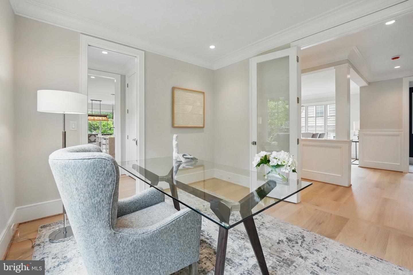 4610 17TH ST N, ARLINGTON, Virginia 22207, 5 Bedrooms Bedrooms, ,5 BathroomsBathrooms,Residential,For sale,4610 17TH ST N,VAAR2057578 MLS # VAAR2057578