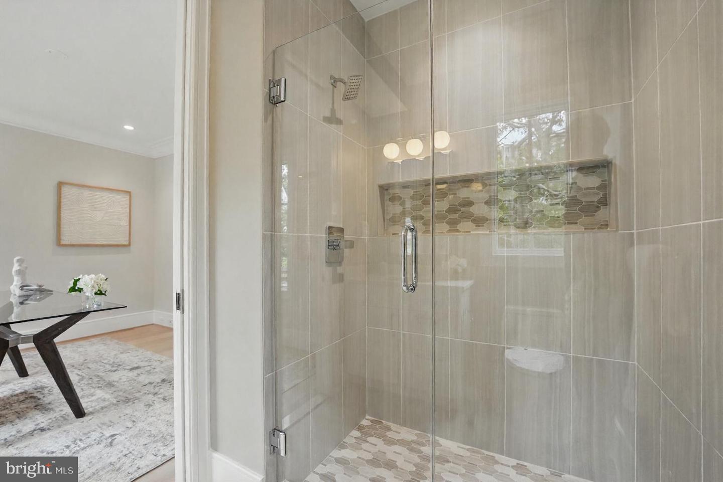 4610 17TH ST N, ARLINGTON, Virginia 22207, 5 Bedrooms Bedrooms, ,5 BathroomsBathrooms,Residential,For sale,4610 17TH ST N,VAAR2057578 MLS # VAAR2057578