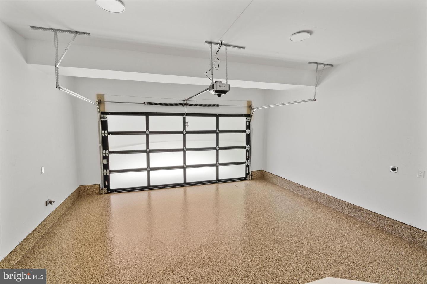 4610 17TH ST N, ARLINGTON, Virginia 22207, 5 Bedrooms Bedrooms, ,5 BathroomsBathrooms,Residential,For sale,4610 17TH ST N,VAAR2057578 MLS # VAAR2057578