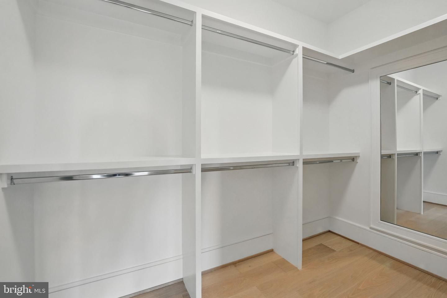 4610 17TH ST N, ARLINGTON, Virginia 22207, 5 Bedrooms Bedrooms, ,5 BathroomsBathrooms,Residential,For sale,4610 17TH ST N,VAAR2057578 MLS # VAAR2057578