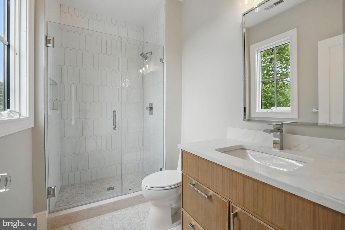 4610 17TH ST N, ARLINGTON, Virginia 22207, 5 Bedrooms Bedrooms, ,5 BathroomsBathrooms,Residential,For sale,4610 17TH ST N,VAAR2057578 MLS # VAAR2057578