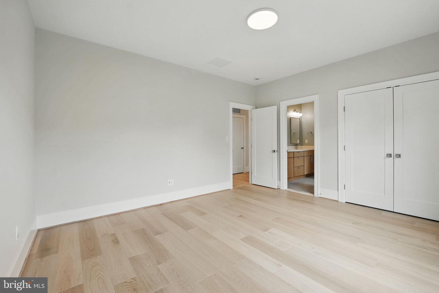 4610 17TH ST N, ARLINGTON, Virginia 22207, 5 Bedrooms Bedrooms, ,5 BathroomsBathrooms,Residential,For sale,4610 17TH ST N,VAAR2057578 MLS # VAAR2057578