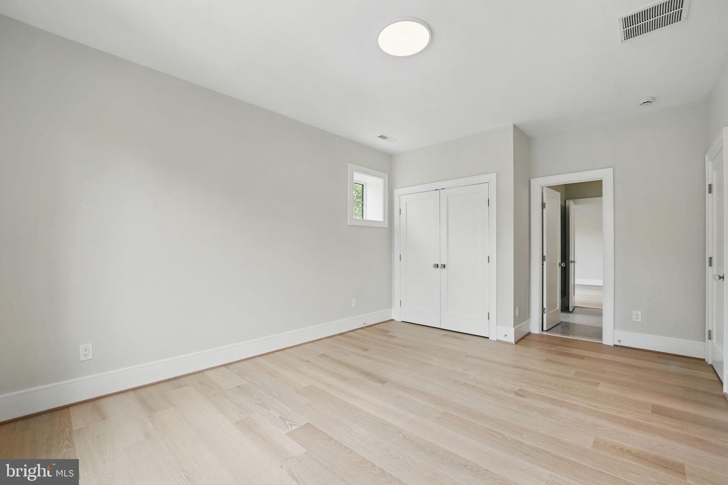4610 17TH ST N, ARLINGTON, Virginia 22207, 5 Bedrooms Bedrooms, ,5 BathroomsBathrooms,Residential,For sale,4610 17TH ST N,VAAR2057578 MLS # VAAR2057578