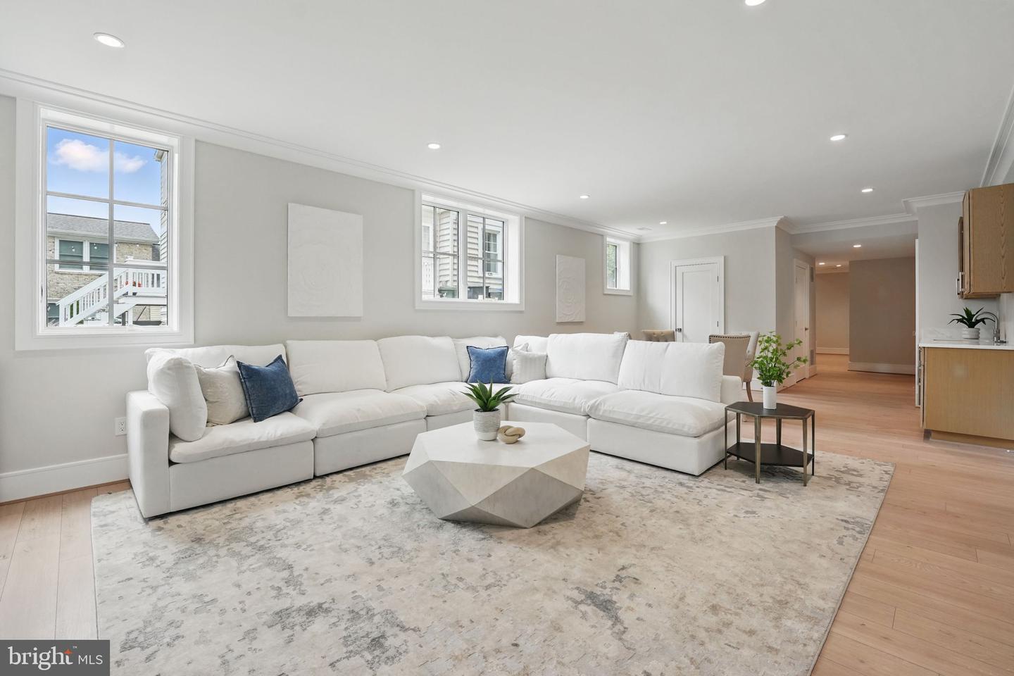 4610 17TH ST N, ARLINGTON, Virginia 22207, 5 Bedrooms Bedrooms, ,5 BathroomsBathrooms,Residential,For sale,4610 17TH ST N,VAAR2057578 MLS # VAAR2057578