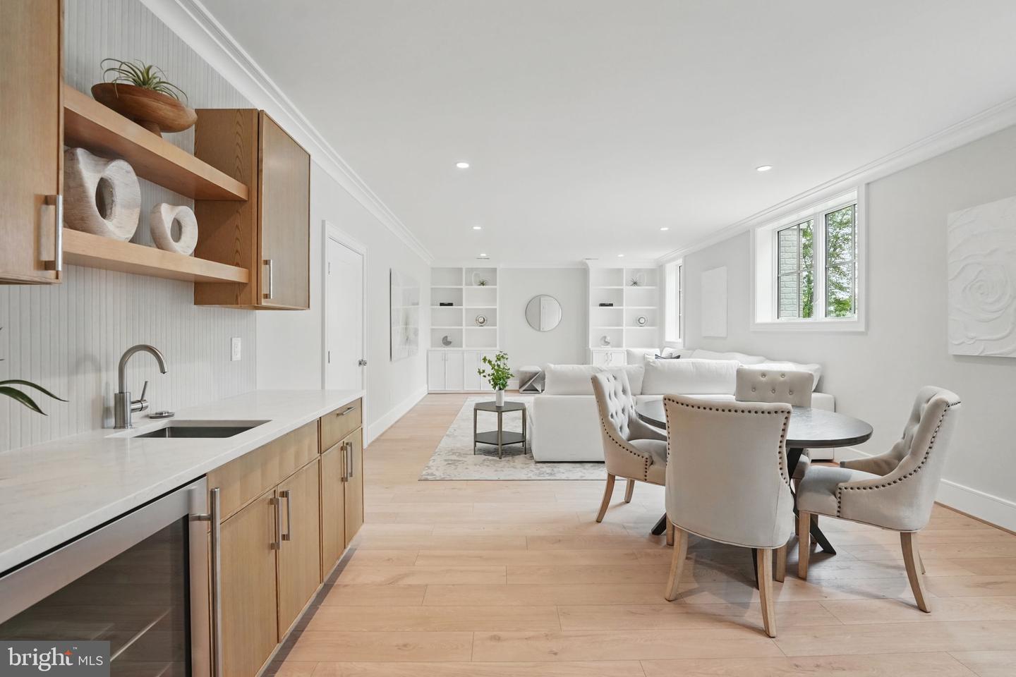 4610 17TH ST N, ARLINGTON, Virginia 22207, 5 Bedrooms Bedrooms, ,5 BathroomsBathrooms,Residential,For sale,4610 17TH ST N,VAAR2057578 MLS # VAAR2057578