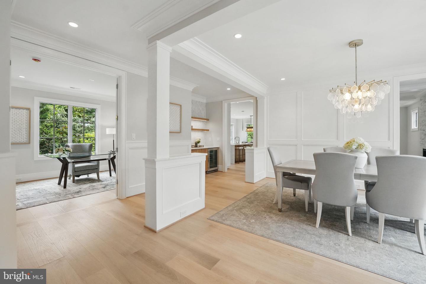 4610 17TH ST N, ARLINGTON, Virginia 22207, 5 Bedrooms Bedrooms, ,5 BathroomsBathrooms,Residential,For sale,4610 17TH ST N,VAAR2057578 MLS # VAAR2057578