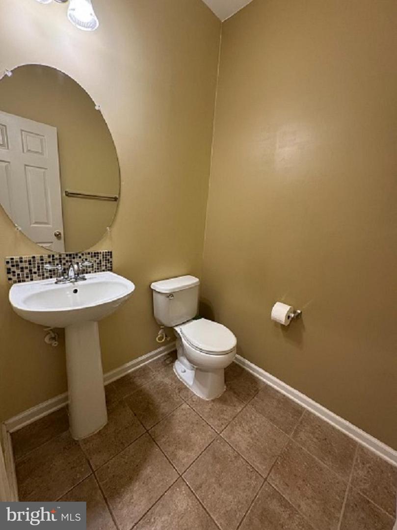 1719 IDLEWILD BLVD, FREDERICKSBURG, Virginia 22401, 3 Bedrooms Bedrooms, 10 Rooms Rooms,3 BathroomsBathrooms,Residential,For sale,1719 IDLEWILD BLVD,VAFB2008254 MLS # VAFB2008254