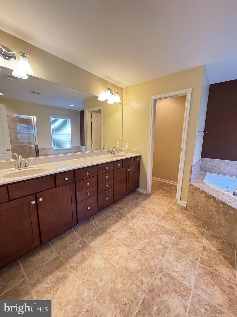 1719 IDLEWILD BLVD, FREDERICKSBURG, Virginia 22401, 3 Bedrooms Bedrooms, 10 Rooms Rooms,3 BathroomsBathrooms,Residential,For sale,1719 IDLEWILD BLVD,VAFB2008254 MLS # VAFB2008254