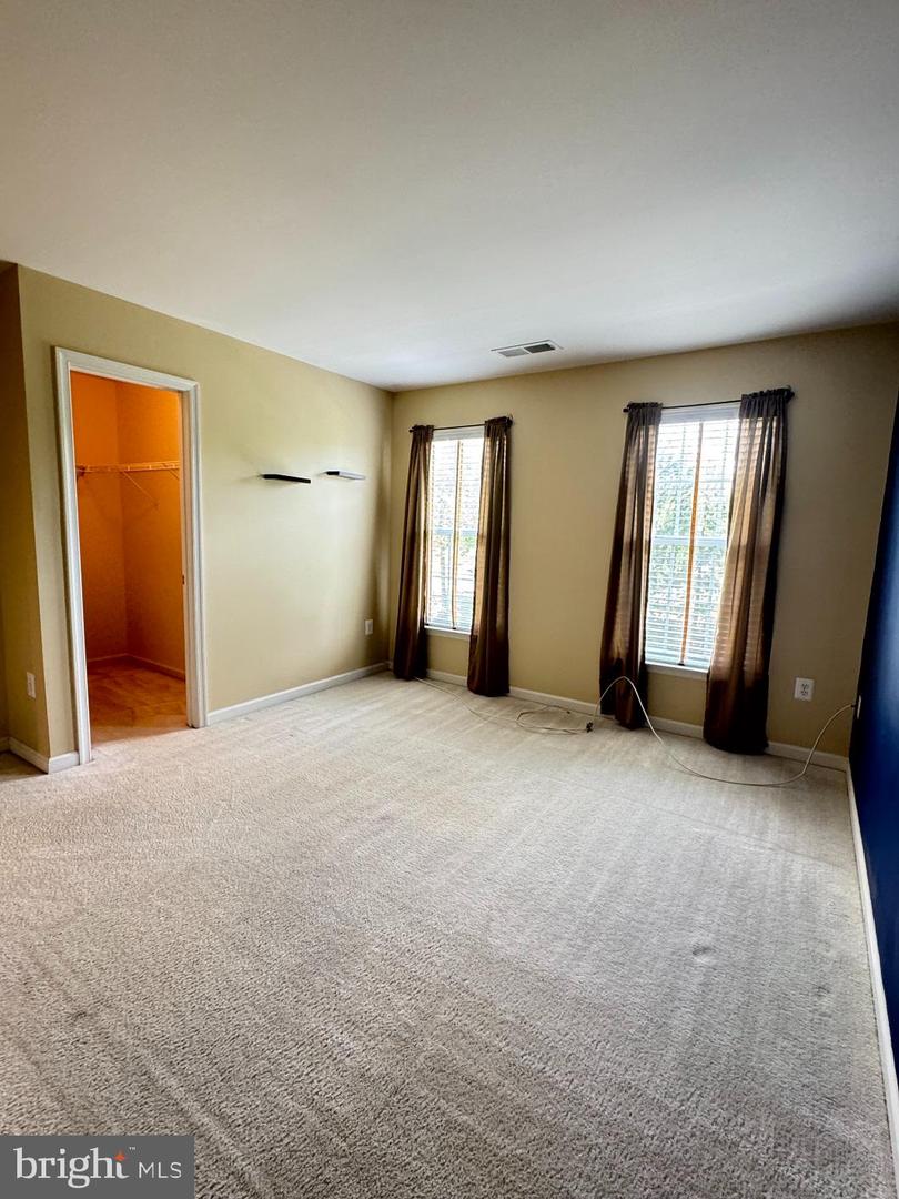 1719 IDLEWILD BLVD, FREDERICKSBURG, Virginia 22401, 3 Bedrooms Bedrooms, 10 Rooms Rooms,3 BathroomsBathrooms,Residential,For sale,1719 IDLEWILD BLVD,VAFB2008254 MLS # VAFB2008254