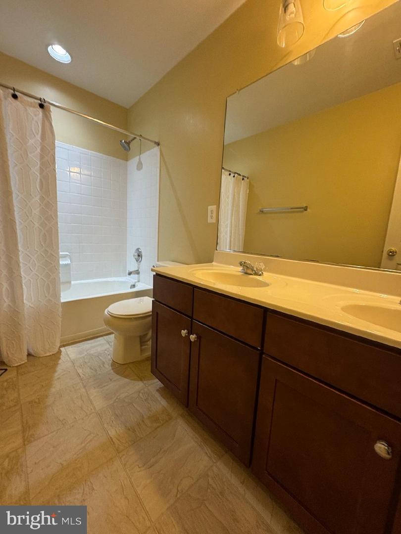 1719 IDLEWILD BLVD, FREDERICKSBURG, Virginia 22401, 3 Bedrooms Bedrooms, 10 Rooms Rooms,3 BathroomsBathrooms,Residential,For sale,1719 IDLEWILD BLVD,VAFB2008254 MLS # VAFB2008254