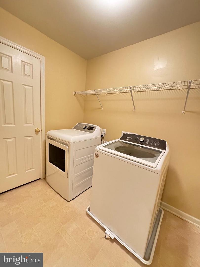 1719 IDLEWILD BLVD, FREDERICKSBURG, Virginia 22401, 3 Bedrooms Bedrooms, 10 Rooms Rooms,3 BathroomsBathrooms,Residential,For sale,1719 IDLEWILD BLVD,VAFB2008254 MLS # VAFB2008254
