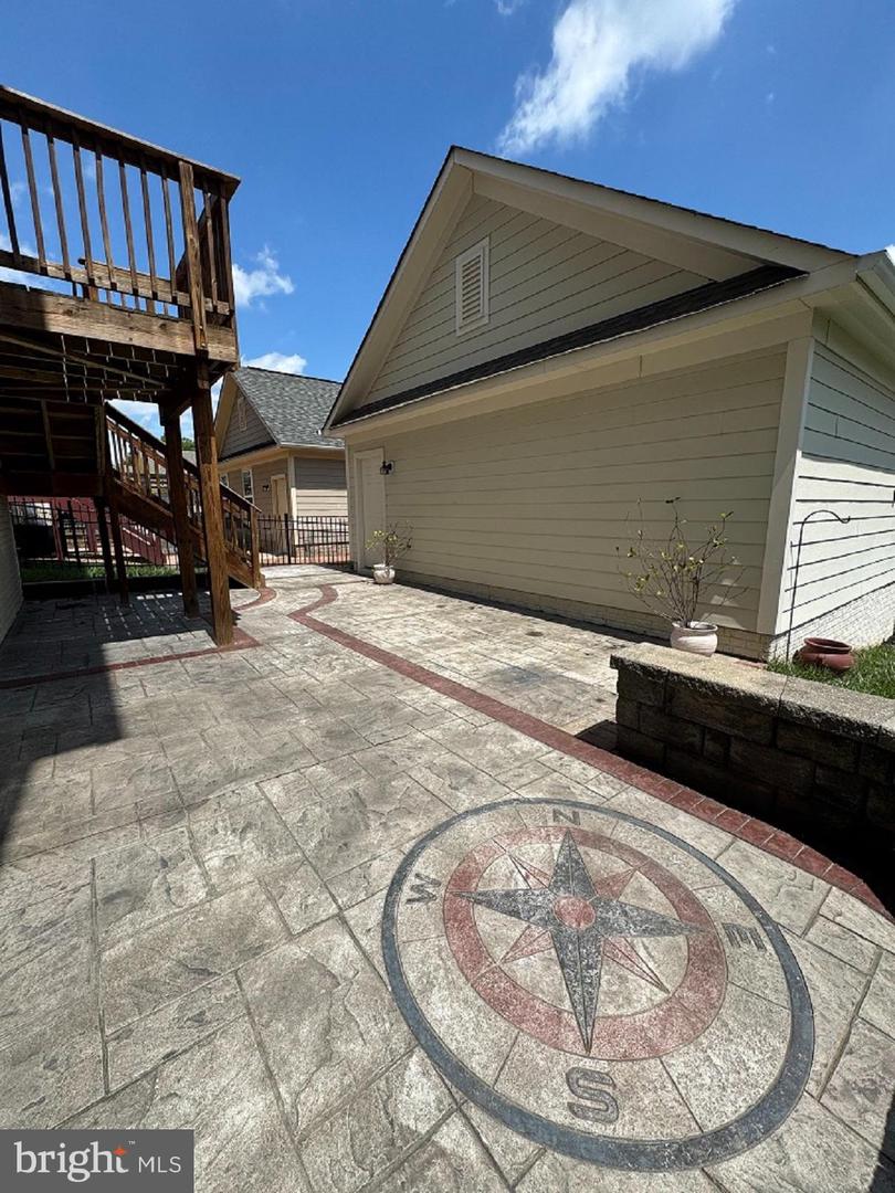 1719 IDLEWILD BLVD, FREDERICKSBURG, Virginia 22401, 3 Bedrooms Bedrooms, 10 Rooms Rooms,3 BathroomsBathrooms,Residential,For sale,1719 IDLEWILD BLVD,VAFB2008254 MLS # VAFB2008254