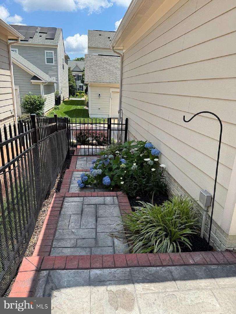 1719 IDLEWILD BLVD, FREDERICKSBURG, Virginia 22401, 3 Bedrooms Bedrooms, 10 Rooms Rooms,3 BathroomsBathrooms,Residential,For sale,1719 IDLEWILD BLVD,VAFB2008254 MLS # VAFB2008254