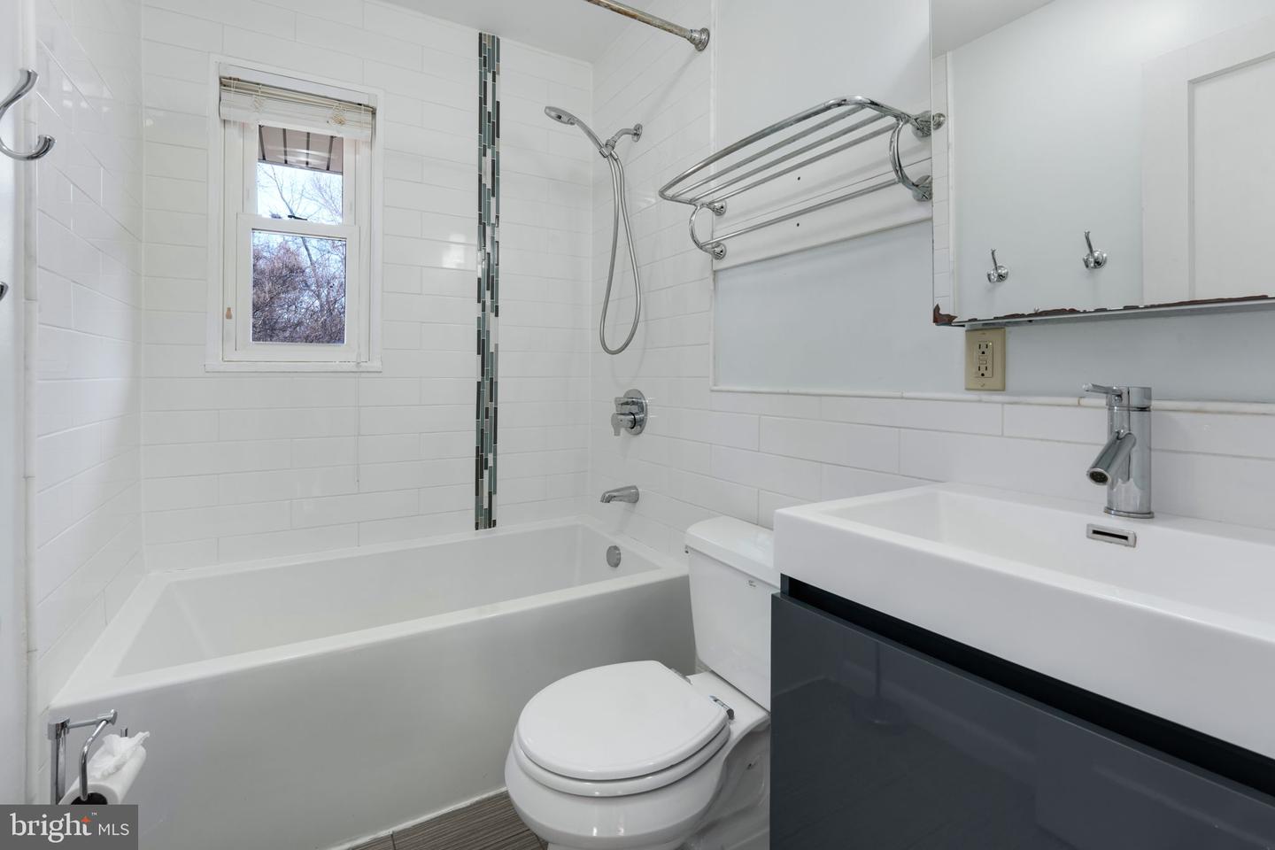 1305 S BUCHANAN ST S, ARLINGTON, Virginia 22204, 4 Bedrooms Bedrooms, ,2 BathroomsBathrooms,Residential,For sale,1305 S BUCHANAN ST S,VAAR2057478 MLS # VAAR2057478