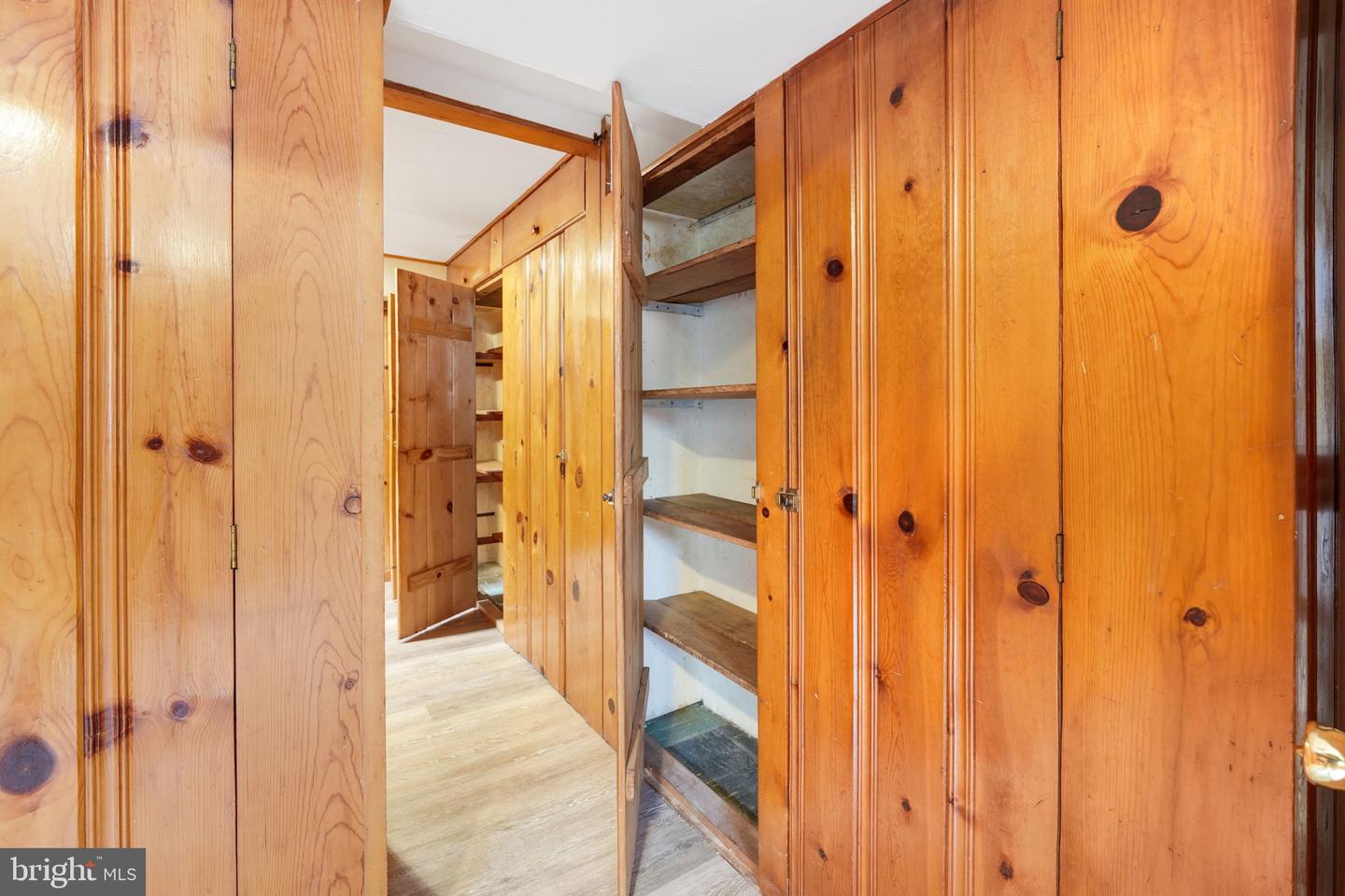 1305 S BUCHANAN ST S, ARLINGTON, Virginia 22204, 4 Bedrooms Bedrooms, ,2 BathroomsBathrooms,Residential,For sale,1305 S BUCHANAN ST S,VAAR2057478 MLS # VAAR2057478