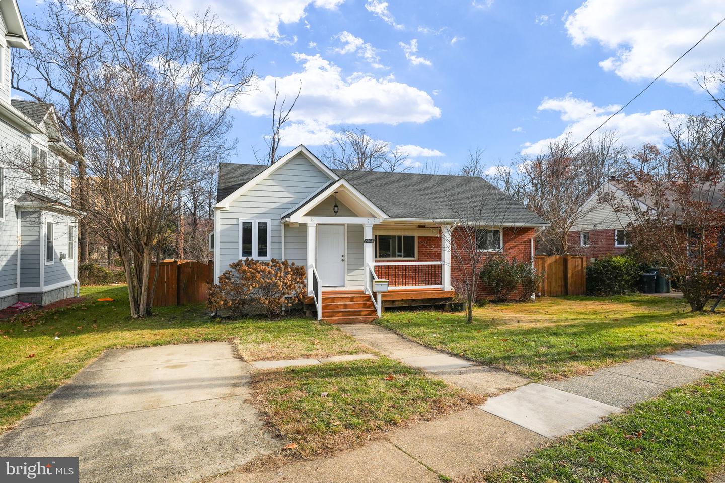 1305 S BUCHANAN ST S, ARLINGTON, Virginia 22204, 4 Bedrooms Bedrooms, ,2 BathroomsBathrooms,Residential,For sale,1305 S BUCHANAN ST S,VAAR2057478 MLS # VAAR2057478