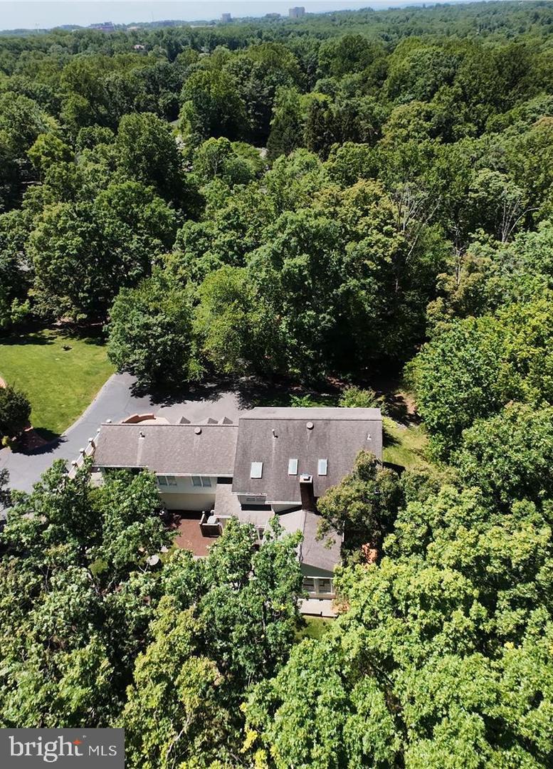 3415 MILLER HEIGHTS RD, OAKTON, Virginia 22124, 4 Bedrooms Bedrooms, ,4 BathroomsBathrooms,Residential,For sale,3415 MILLER HEIGHTS RD,VAFX2241160 MLS # VAFX2241160