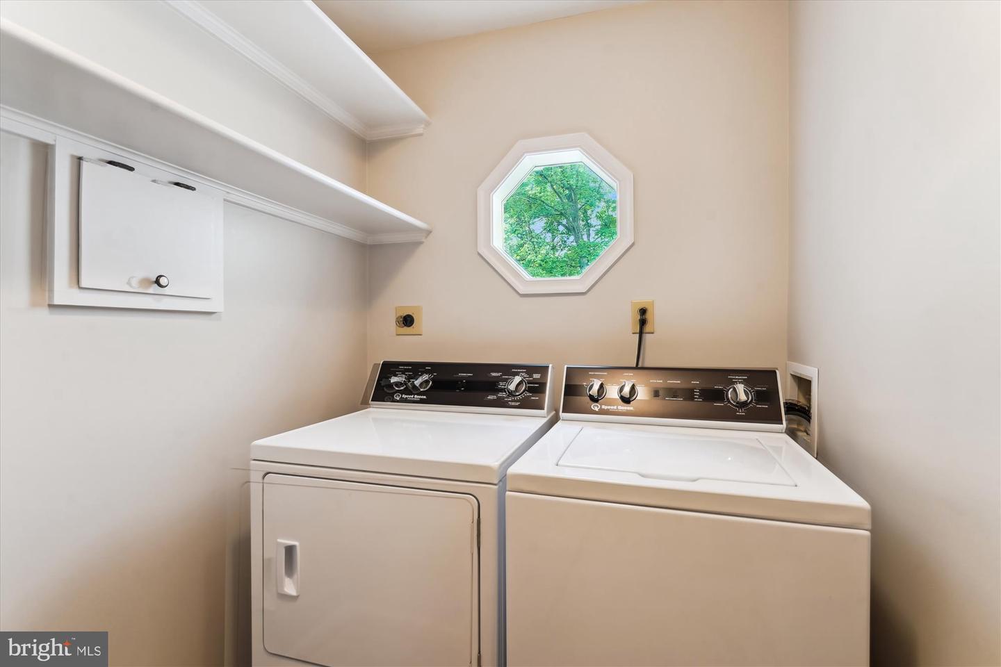 3415 MILLER HEIGHTS RD, OAKTON, Virginia 22124, 4 Bedrooms Bedrooms, ,4 BathroomsBathrooms,Residential,For sale,3415 MILLER HEIGHTS RD,VAFX2241160 MLS # VAFX2241160