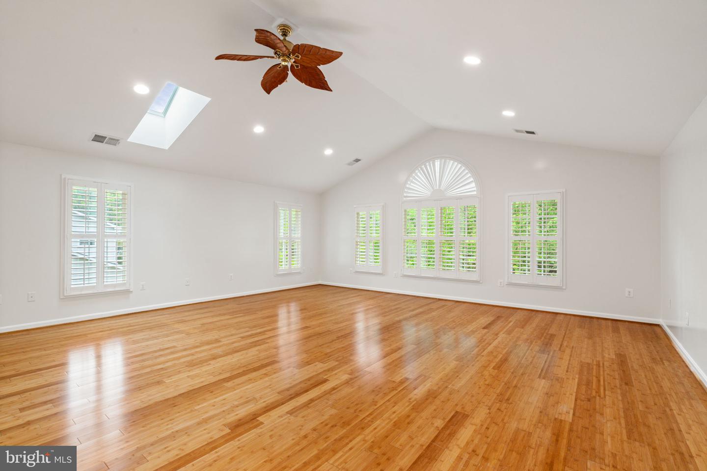 12522 SPRING DR, MANASSAS, Virginia 20112, 5 Bedrooms Bedrooms, ,3 BathroomsBathrooms,Residential,For sale,12522 SPRING DR,VAPW2094928 MLS # VAPW2094928