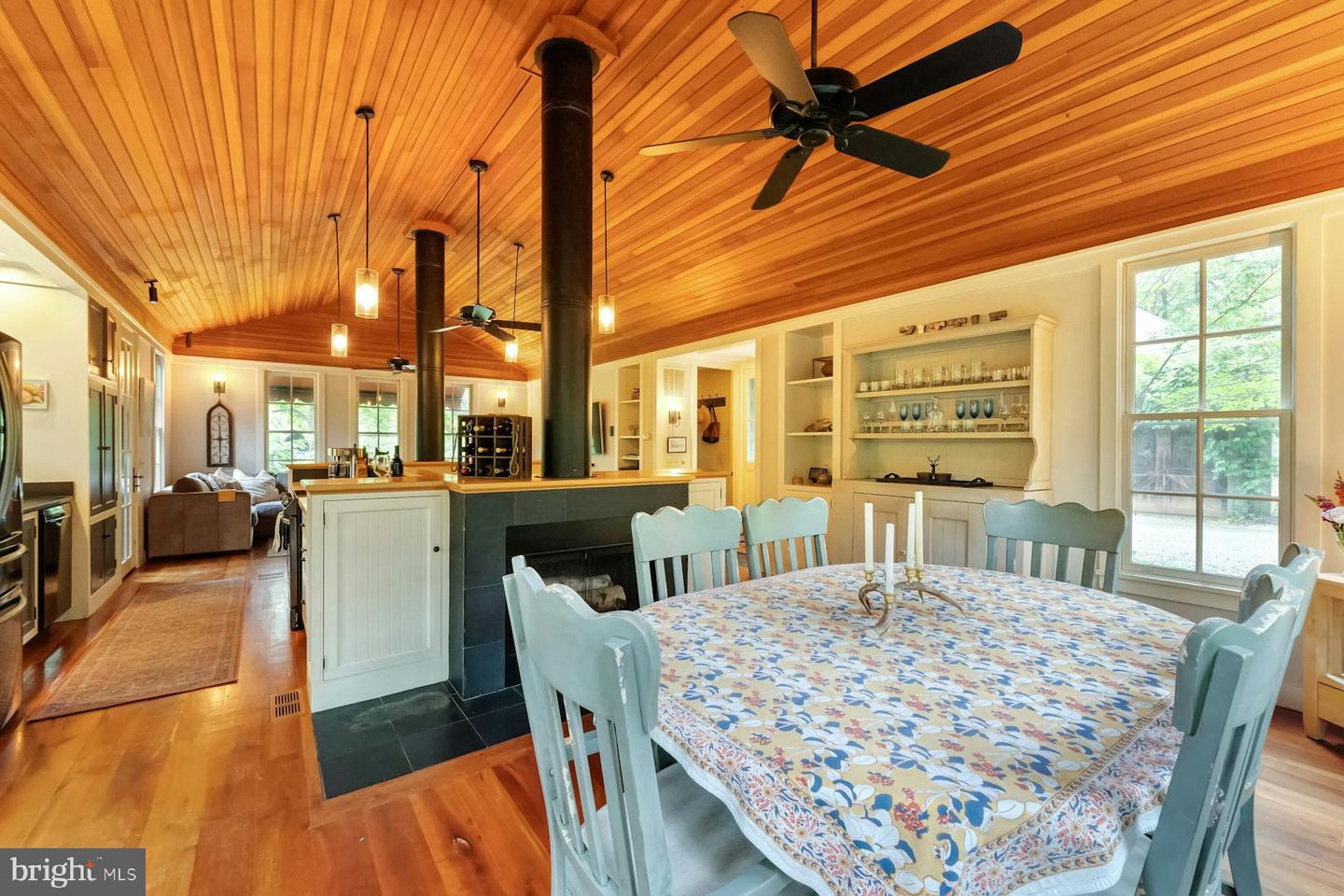 13487 MIDLANDS FARM LN, LOVETTSVILLE, Virginia 20180, 3 Bedrooms Bedrooms, ,2 BathroomsBathrooms,Residential,For sale,13487 MIDLANDS FARM LN,VALO2097336 MLS # VALO2097336