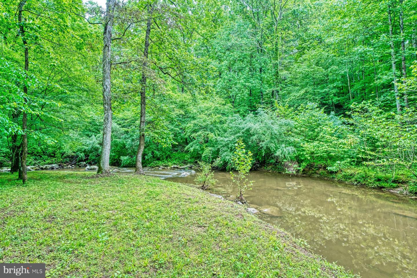 13487 MIDLANDS FARM LN, LOVETTSVILLE, Virginia 20180, 3 Bedrooms Bedrooms, ,2 BathroomsBathrooms,Residential,For sale,13487 MIDLANDS FARM LN,VALO2097336 MLS # VALO2097336