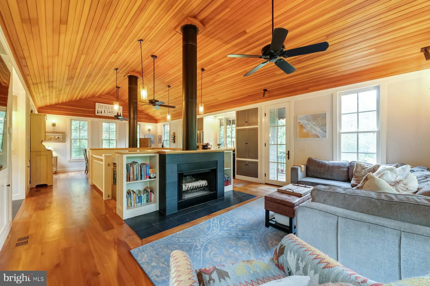 13487 MIDLANDS FARM LN, LOVETTSVILLE, Virginia 20180, 3 Bedrooms Bedrooms, ,2 BathroomsBathrooms,Residential,For sale,13487 MIDLANDS FARM LN,VALO2097336 MLS # VALO2097336