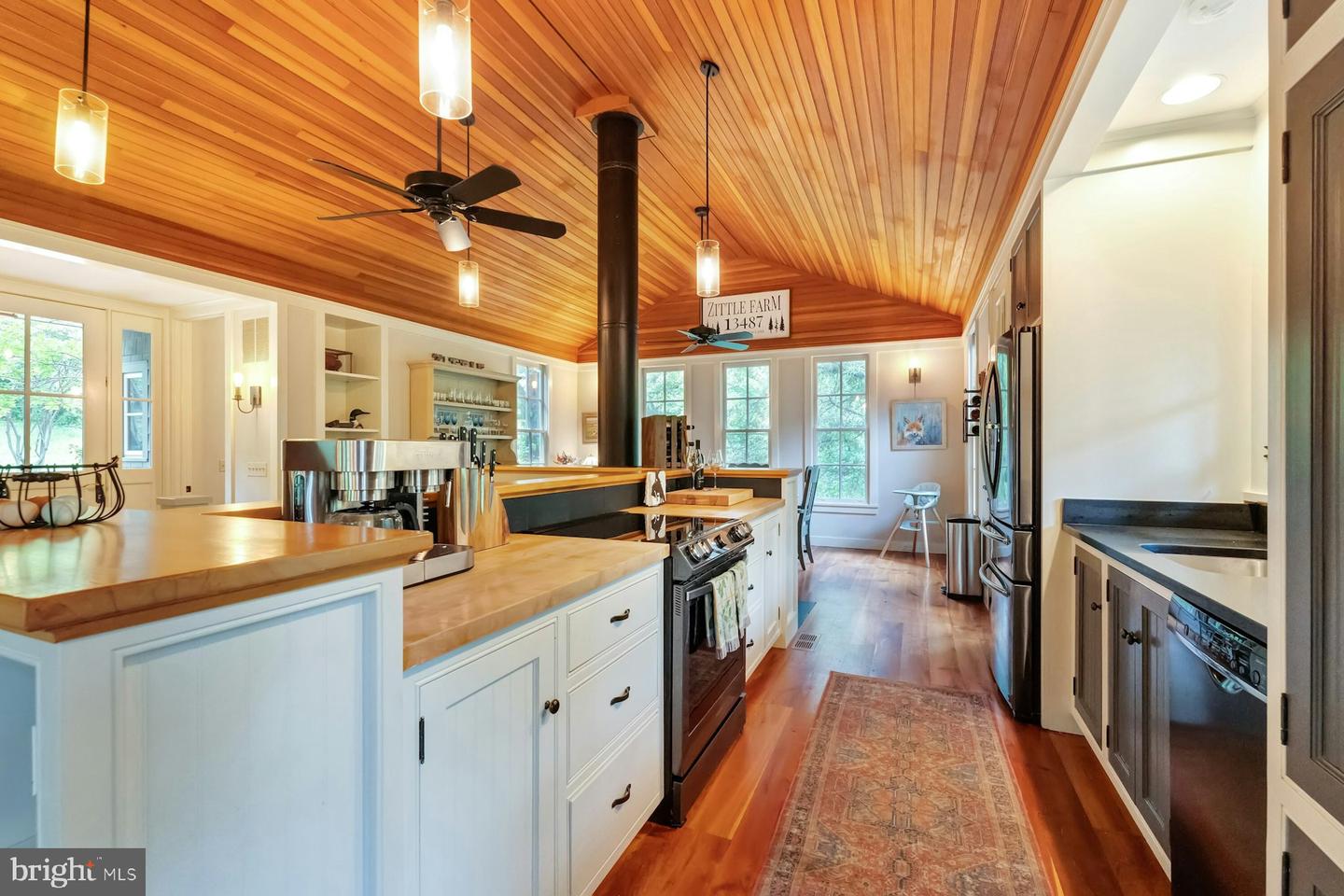 13487 MIDLANDS FARM LN, LOVETTSVILLE, Virginia 20180, 3 Bedrooms Bedrooms, ,2 BathroomsBathrooms,Residential,For sale,13487 MIDLANDS FARM LN,VALO2097336 MLS # VALO2097336
