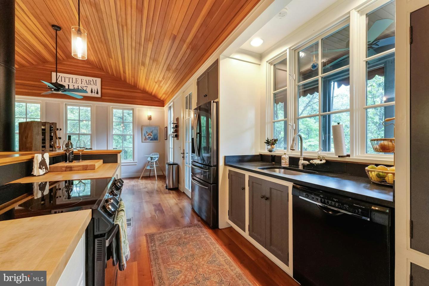 13487 MIDLANDS FARM LN, LOVETTSVILLE, Virginia 20180, 3 Bedrooms Bedrooms, ,2 BathroomsBathrooms,Residential,For sale,13487 MIDLANDS FARM LN,VALO2097336 MLS # VALO2097336